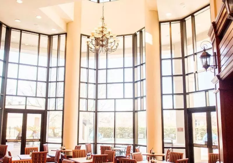 The Cook Hotel And Conference Center At Lsu