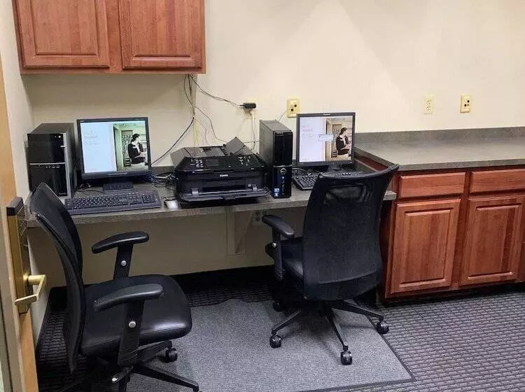 Отель Towneplace Suites Detroit Warren