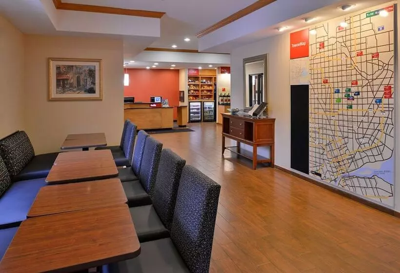 Отель Towneplace Suites Detroit Warren