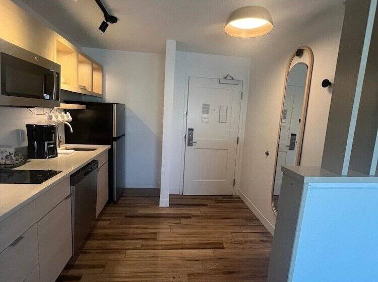 هتل Towneplace Suites Detroit Warren