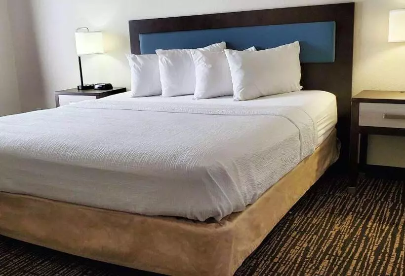 فندق Wingate By Wyndham Canton Hall Of Fame