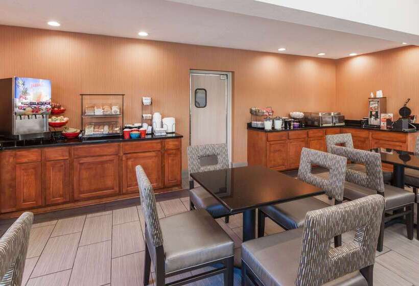 فندق Wingate By Wyndham Canton Hall Of Fame