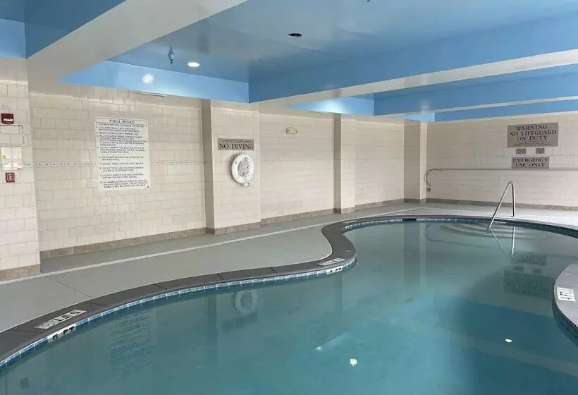 Hotel Wingate By Wyndham Savannah Gateway