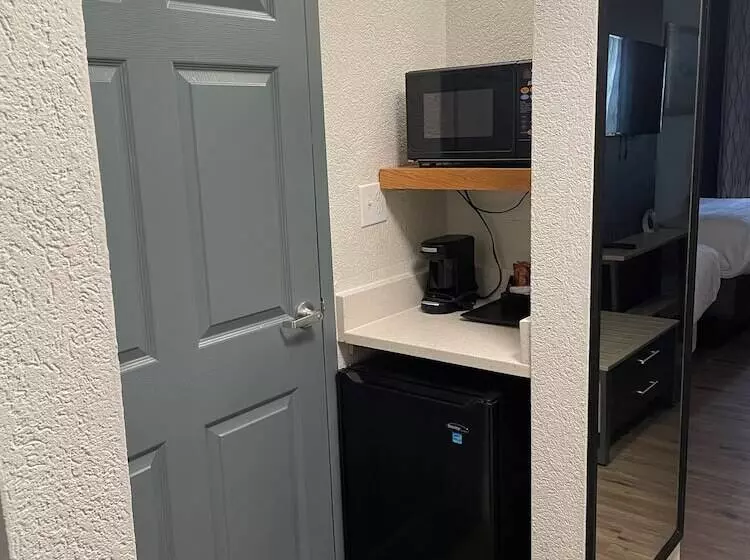 Hotel Wingate By Wyndham Savannah Gateway