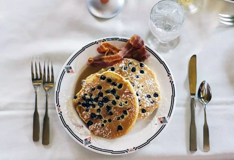 The Lakeview Hotel, Shanty Creek Resort