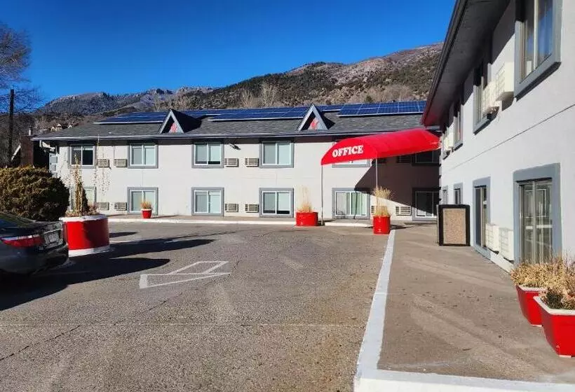 Отель Adventure Inn   Glenwood Springs
