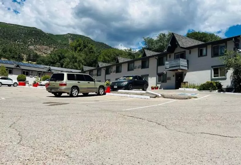 Отель Adventure Inn   Glenwood Springs