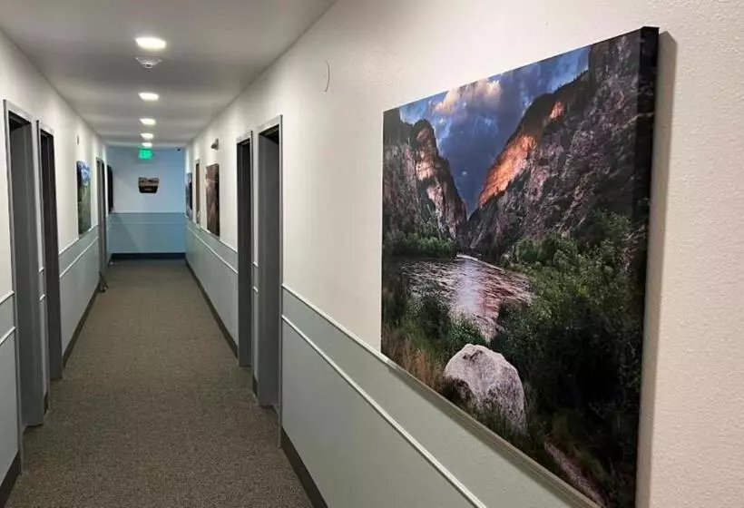 Отель Adventure Inn   Glenwood Springs