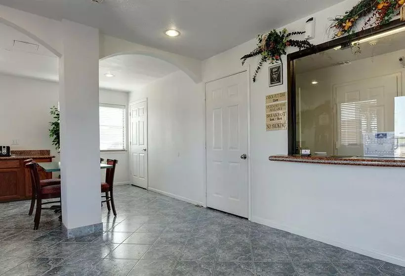 酒店 Scottish Inns & Suites