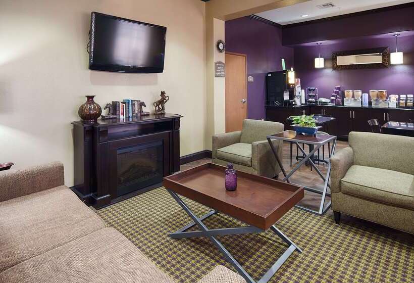 Отель Best Western Giddings Inn & Suites