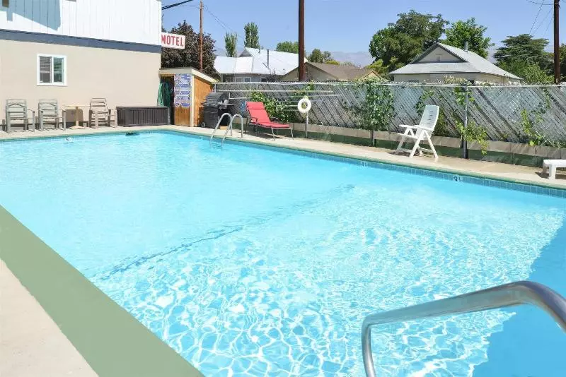 Отель Bishop Inn