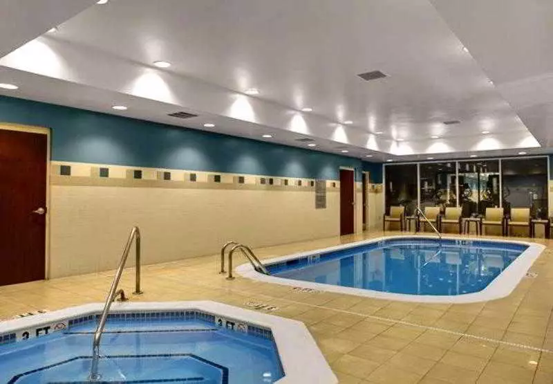 ホテル Courtyard Chapel Hill