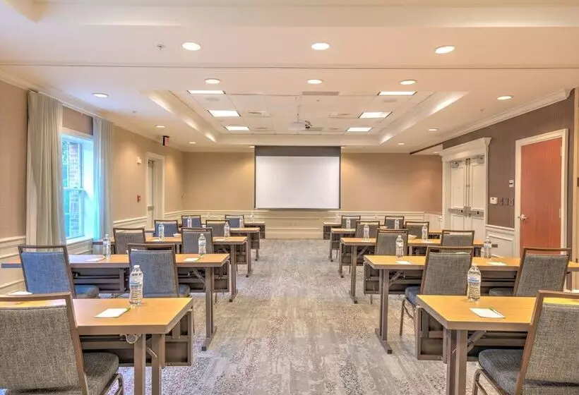 ホテル Courtyard Chapel Hill