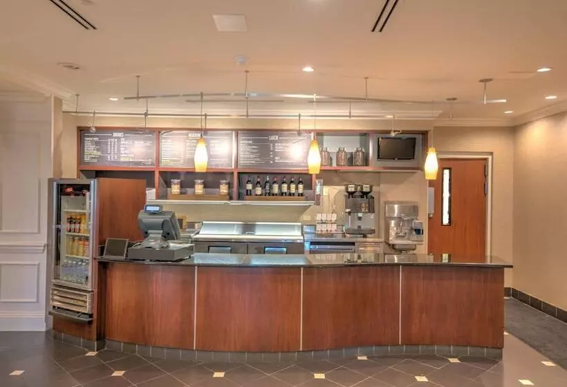 ホテル Courtyard Chapel Hill