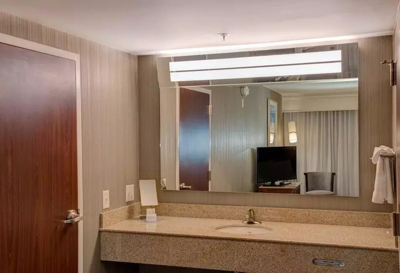 ホテル Courtyard Chapel Hill