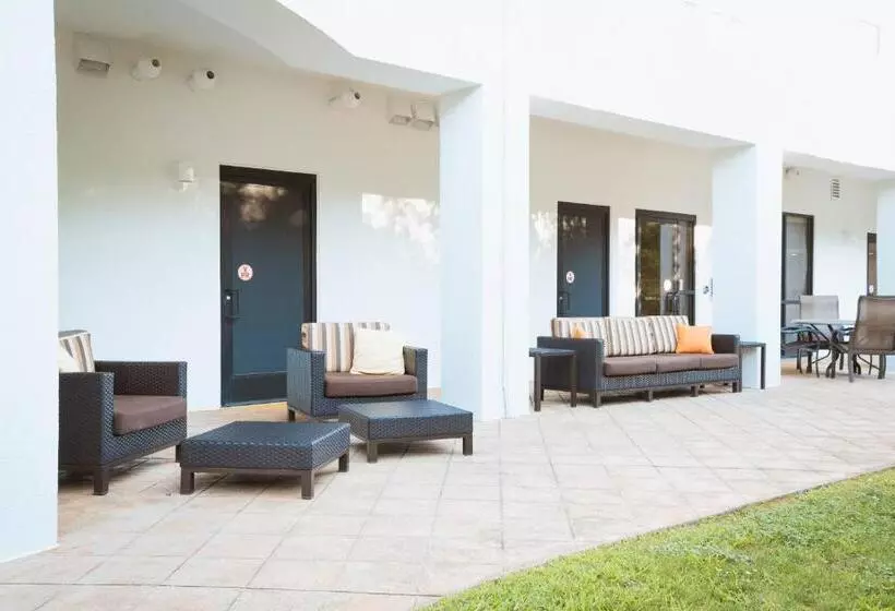 酒店 Courtyard By Marriott Kingston