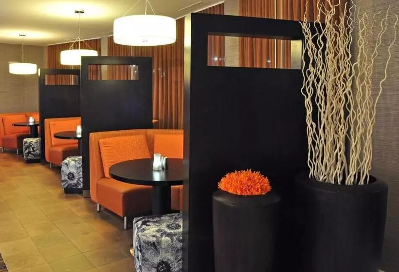 酒店 Courtyard By Marriott Kingston