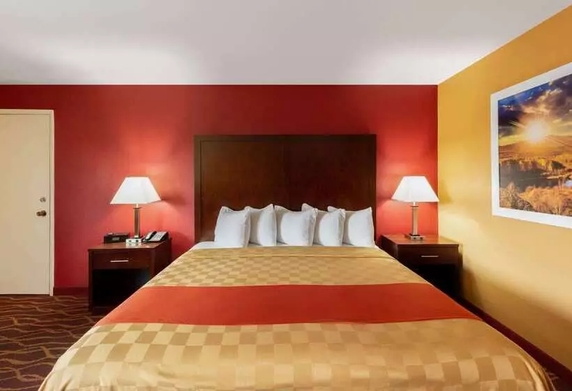 ホテル Rosewood Inn And Suites