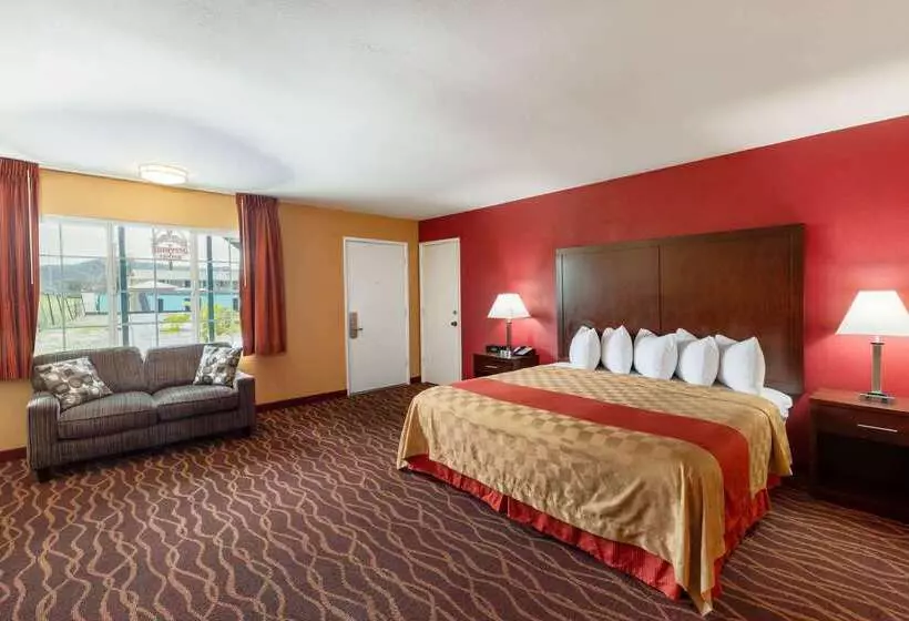 ホテル Rosewood Inn And Suites