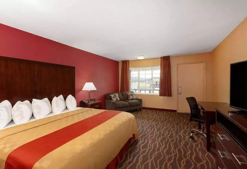 ホテル Rosewood Inn And Suites