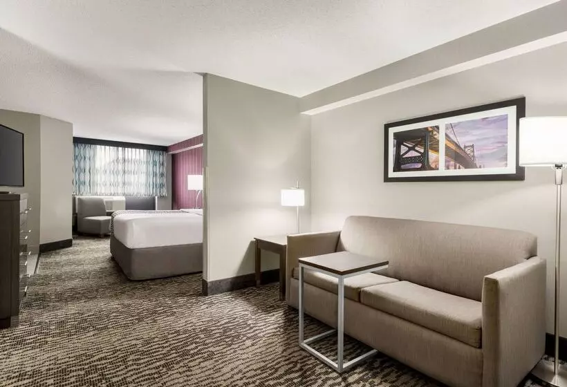 Отель La Quinta By Wyndham Newark Elkton