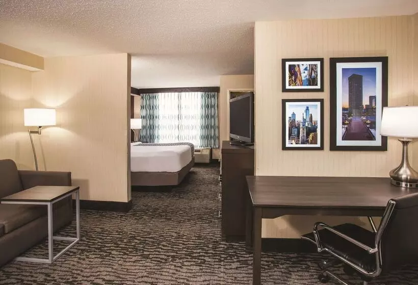 Отель La Quinta By Wyndham Newark Elkton