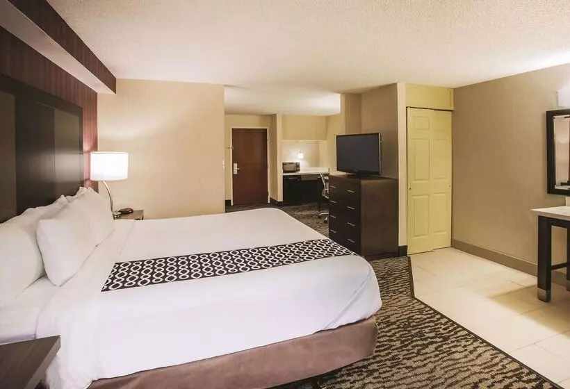 Отель La Quinta By Wyndham Newark Elkton