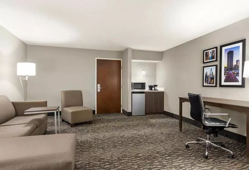 Отель La Quinta By Wyndham Newark Elkton