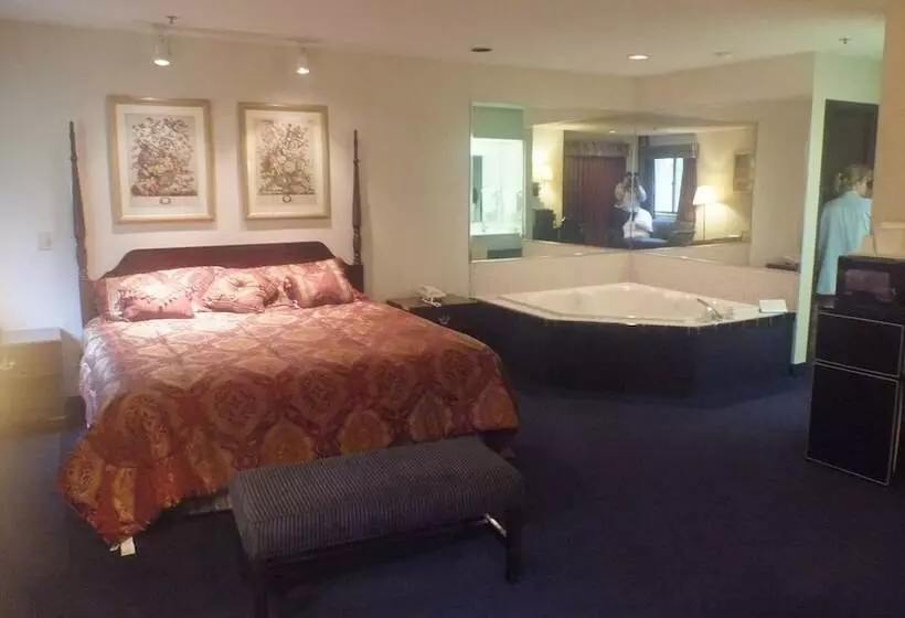 Отель Quality Express Inn & Suites