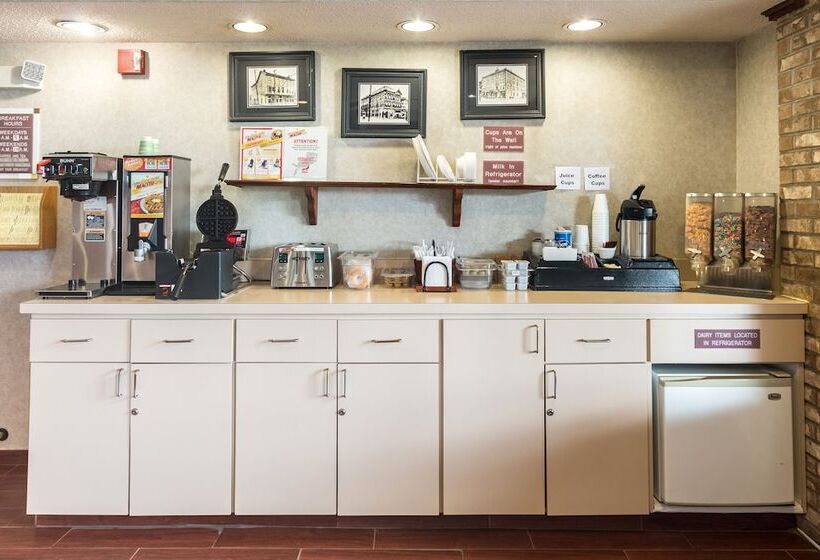 Отель Quality Express Inn & Suites