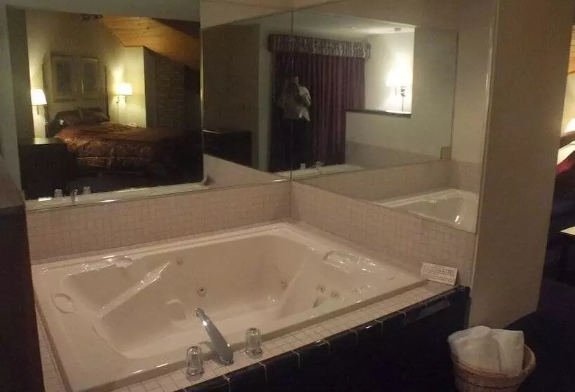 Отель Quality Express Inn & Suites