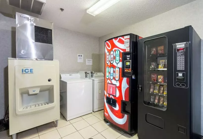 Отель Quality Express Inn & Suites