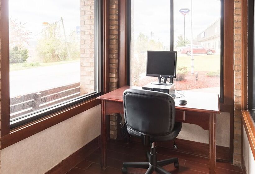 Отель Quality Express Inn & Suites