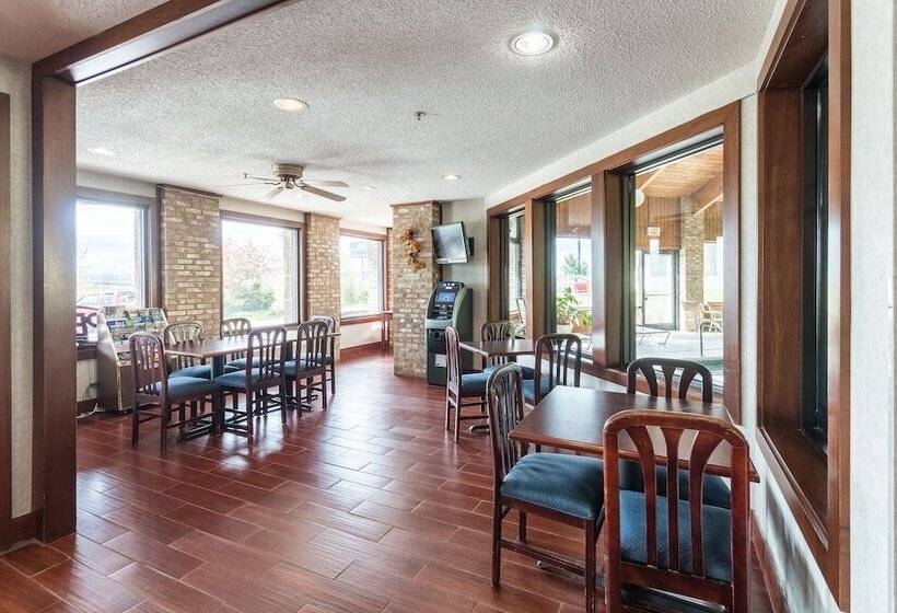 Отель Quality Express Inn & Suites