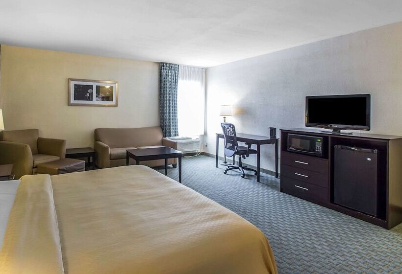 בית מלון כפרי Quality Inn