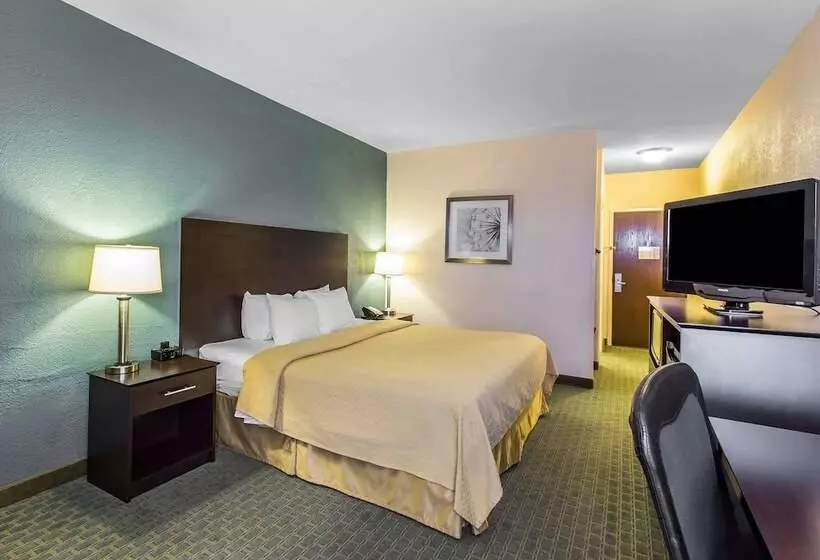 Отель Quality Inn