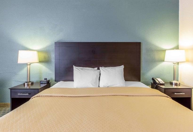 בית מלון כפרי Quality Inn