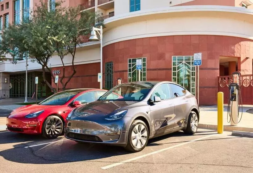 Renaissance Phoenix Glendale Hotel & Spa