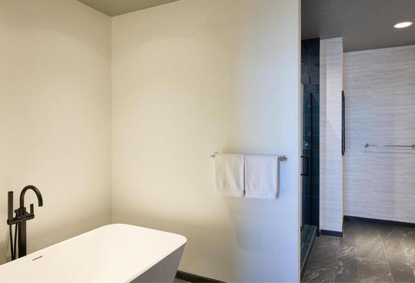 Renaissance Phoenix Glendale Hotel & Spa