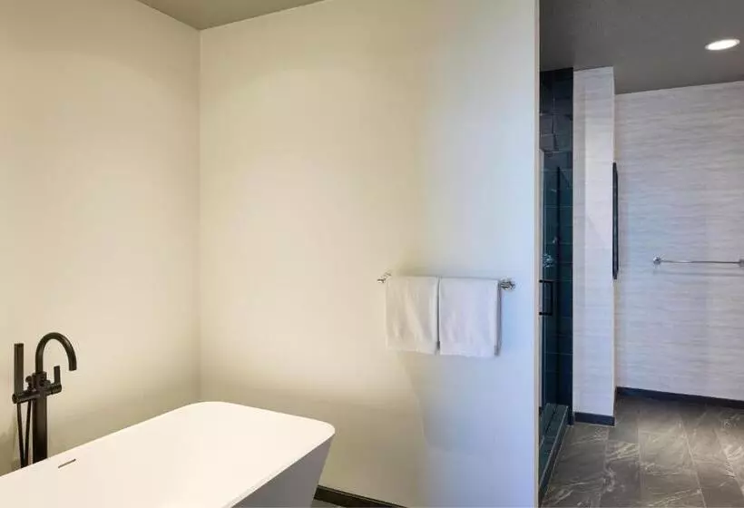 Renaissance Phoenix Glendale Hotel & Spa