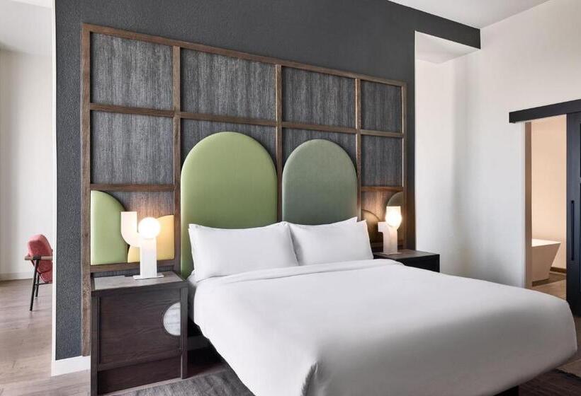 Renaissance Phoenix Glendale Hotel & Spa