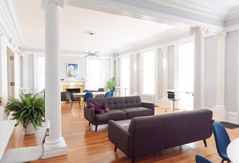 호텔 The Stockade Inn