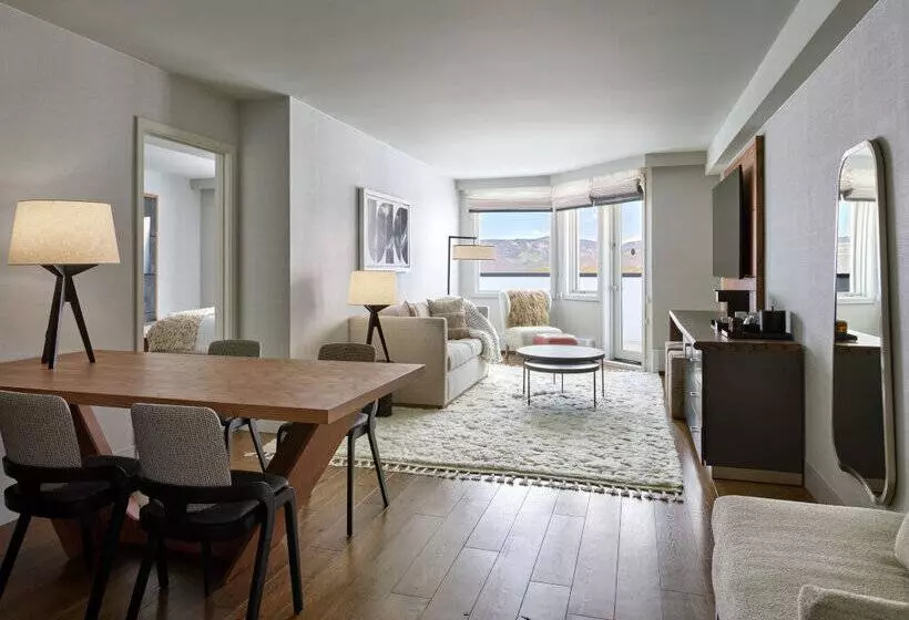 Отель Viewline Resort Snowmass, Autograph Collection