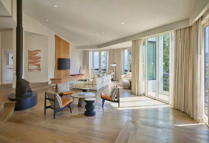 Отель Viewline Resort Snowmass, Autograph Collection