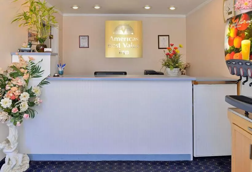 モーテル Americas Best Value Inn & Suites Klamath Falls