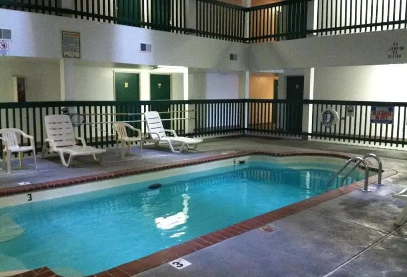 모텔 Budget Inn Wentzville