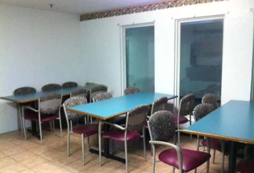 모텔 Budget Inn Wentzville