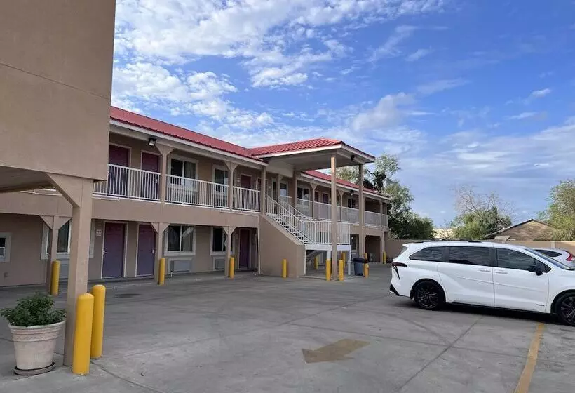 فندق على الطريق Eagle Pass Inn