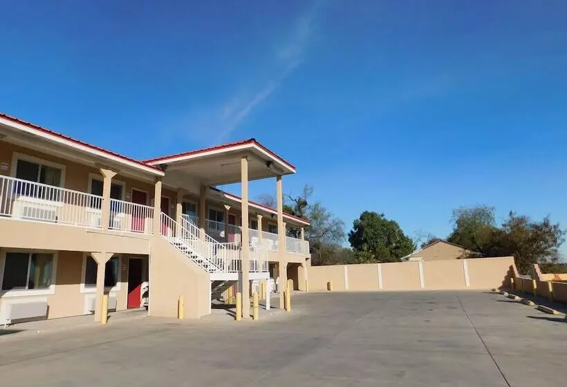 فندق على الطريق Eagle Pass Inn