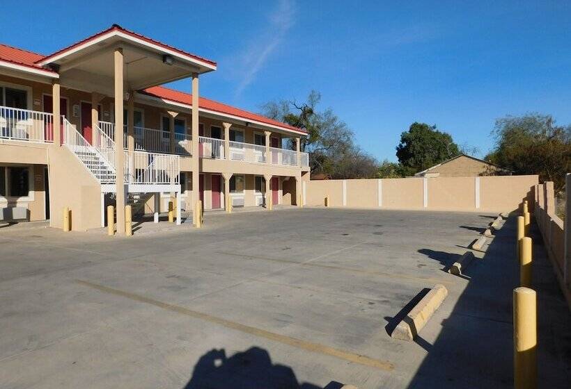 فندق على الطريق Eagle Pass Inn